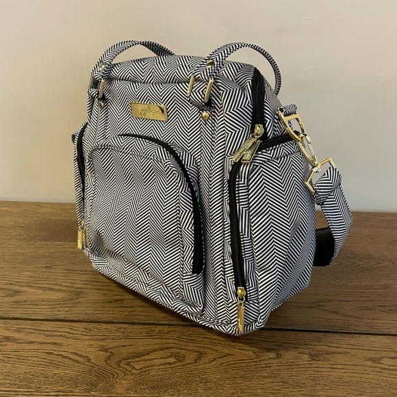 JuJuBe Baby Maternity Nursing Bag - Picture 3 of 11